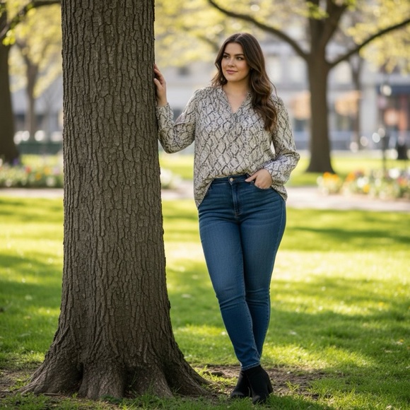 Calvin Klein Snake Print Blouse Size 3X - Picture 4 of 11